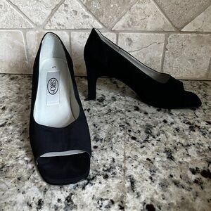 SRO BLACK PEEP-TOED Pumps HEELS 6